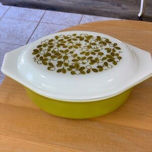 Vintage Pyrex 2.5 Quart Avocado Oval Baking Dish